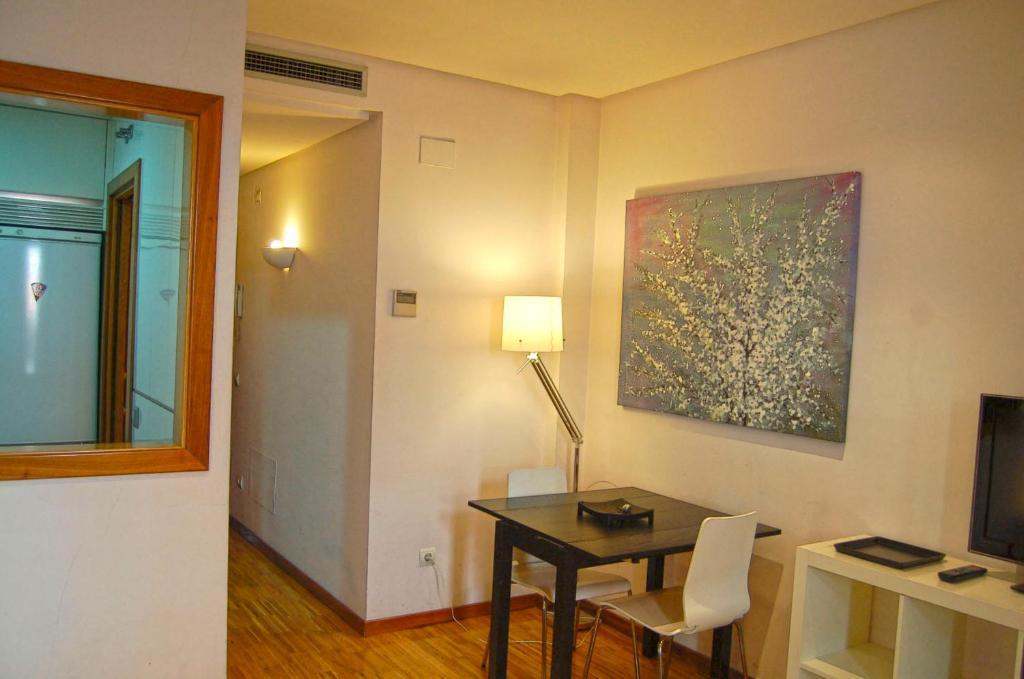 Apartamentos Conde Duque Madrid Rom bilde